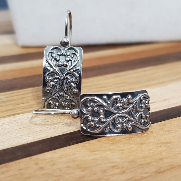 Silpada Oxidized Sterling Scroll Earrings - Picture 3 of 16